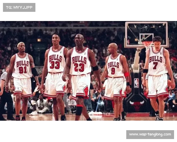 公牛队传奇与足球史上十位巨星的辉煌对比与影响分析 公牛队传奇与足球史上十位巨星的辉煌对比与影响分析