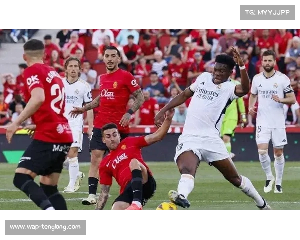 英超激战曼联惨败伯恩 热刺火拼利物浦争雄 皇马逆转击退塞维利亚 英超激战曼联惨败伯恩 热刺火拼利物浦争雄 皇马逆转击退塞维利亚